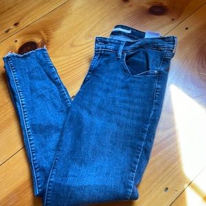Levi’s 711 Jeans